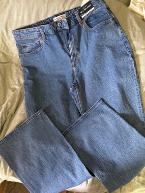 Abercrombie & Fitch Women's High-Rise Medium Blue Jeans